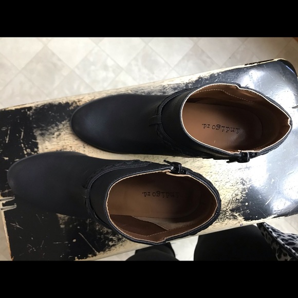 Boots - Picture 3 of 4